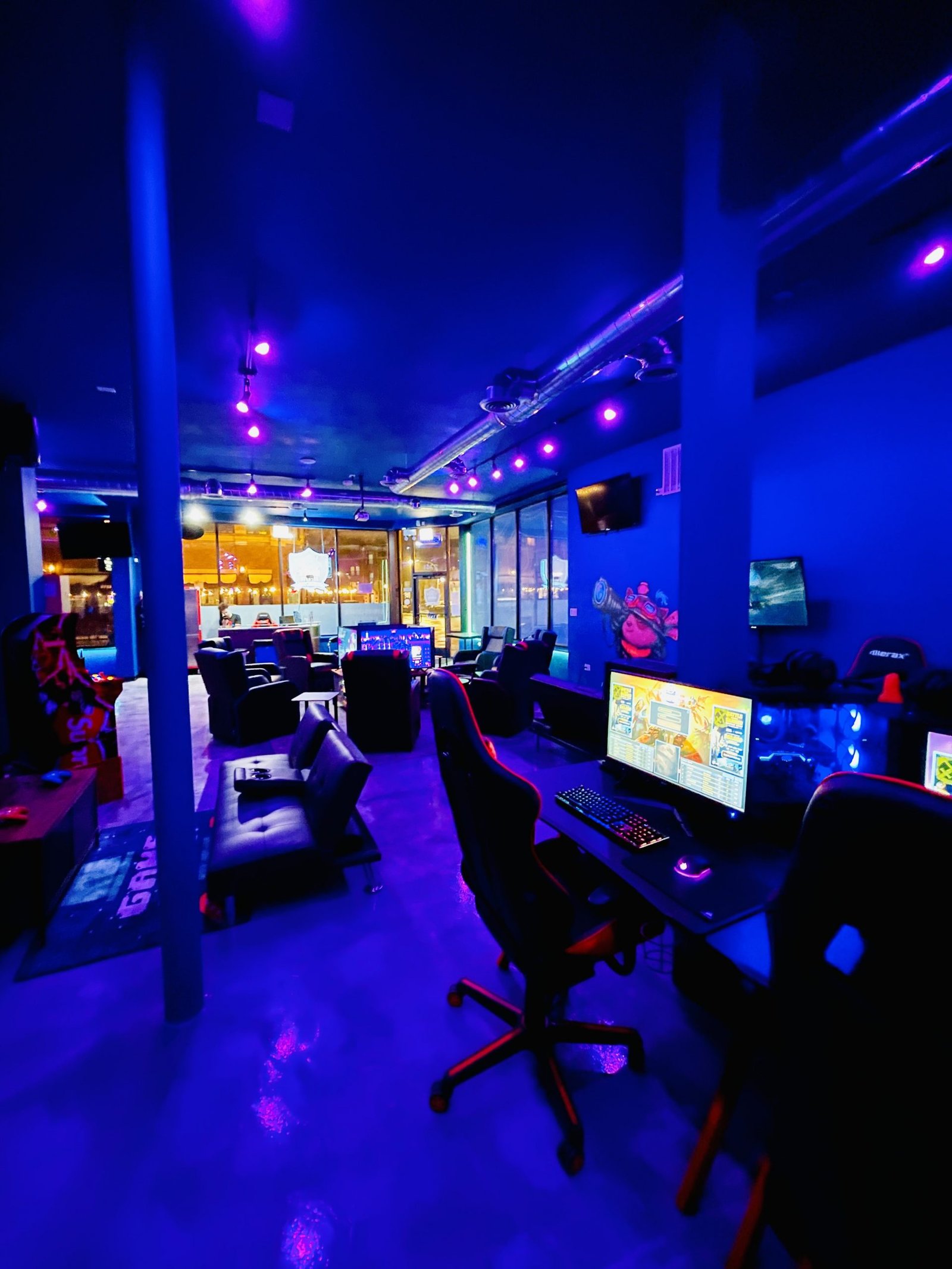 Midlane Esports - Chicago Esports Bar and Gaming Lounge